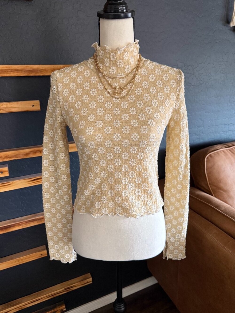 Floral Cream Mock-neck - NEVER WORN